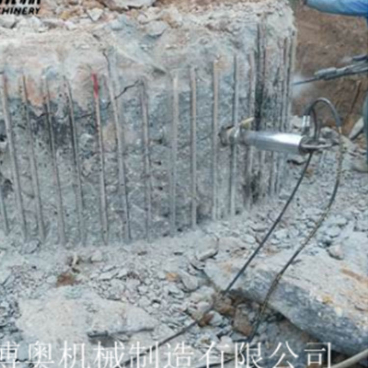 混凝(níng)土樁頭(tóu)液壓劈(pī)裂機