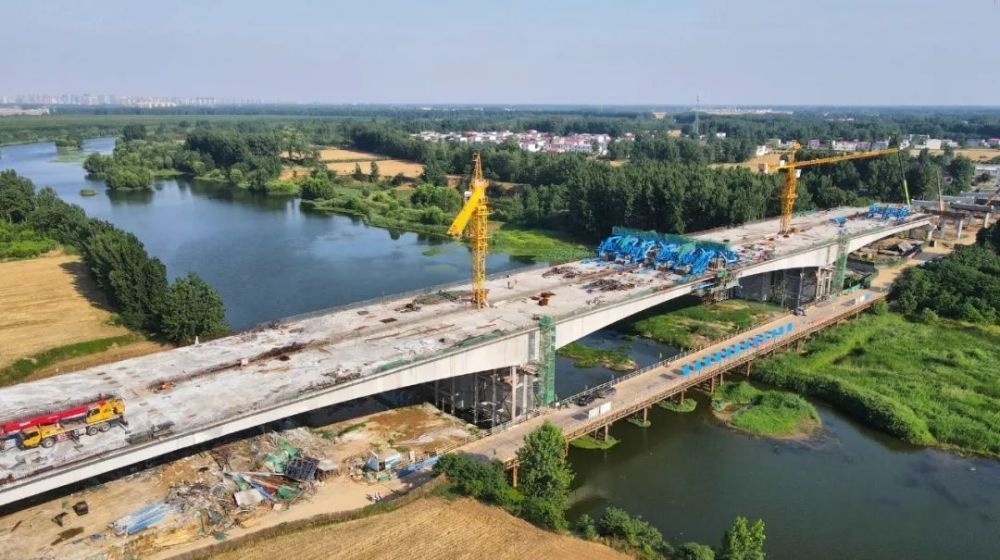 漯河(hé)：投資20億的西(xī)環路沙河大(da)橋順利合攏(long)