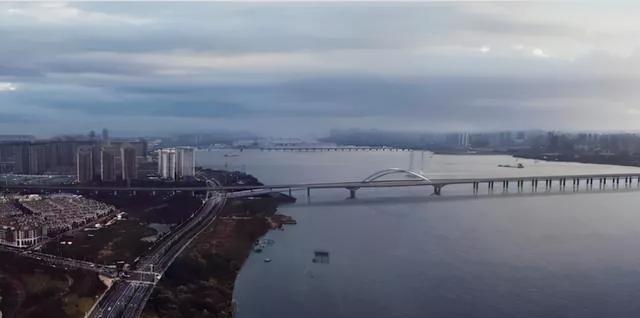 九龍(lóng)湖大橋橋梁(liáng)樁基完成147根(gēn)！西岸梁場正(zheng)有序施工