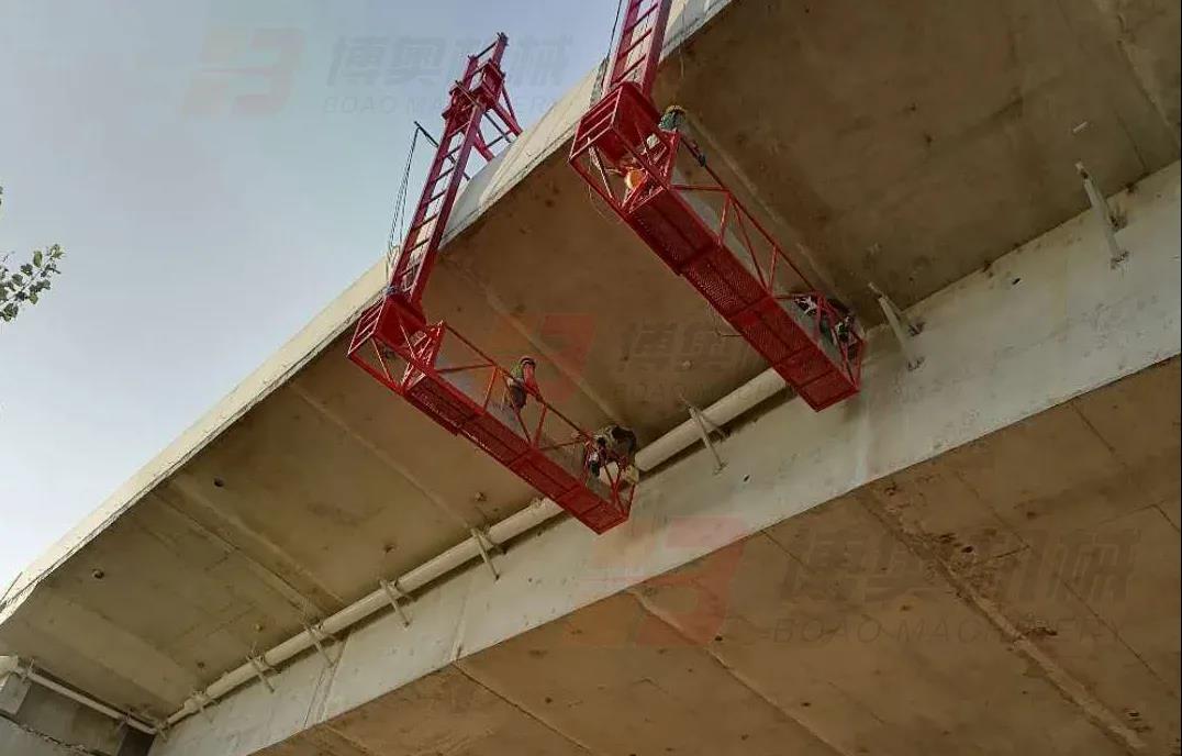 高架橋集(ji)中橋梁排水管(guǎn)安裝設備