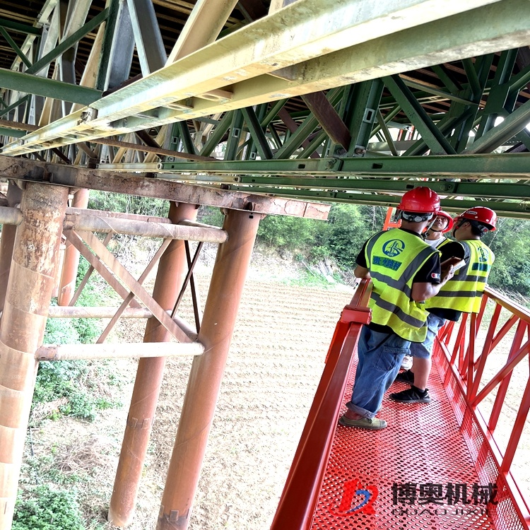 Q13M吊籃式橋(qiáo)梁檢測移動平(píng)台
