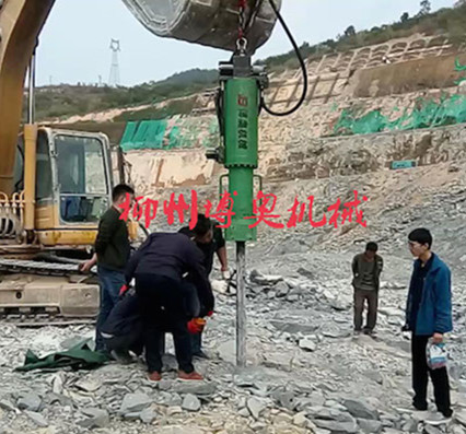 劈石機廠家(jiā)供應專業破(pò)硬石頭
