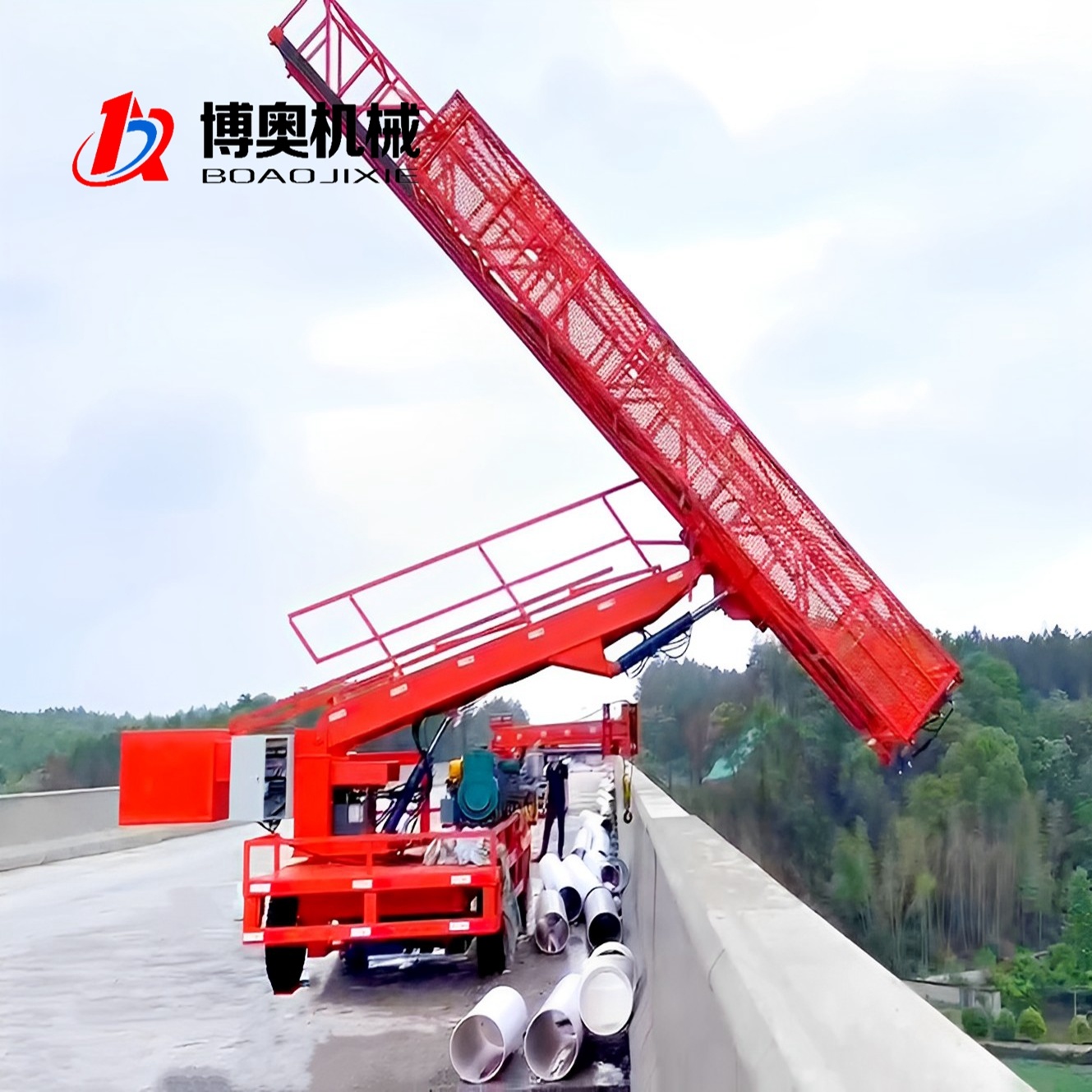 M60可跨(kuà)越防抛(pāo)網的液(yè)壓橋梁(liáng)排水管(guǎn)側邊安(an)裝設備(bei)_檢修車(che)