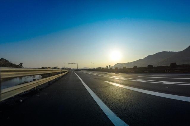 總投(tóu)資約244億 遂(suí)川至大餘(yu)高速公路(lù)新建工程(chéng)獲批複