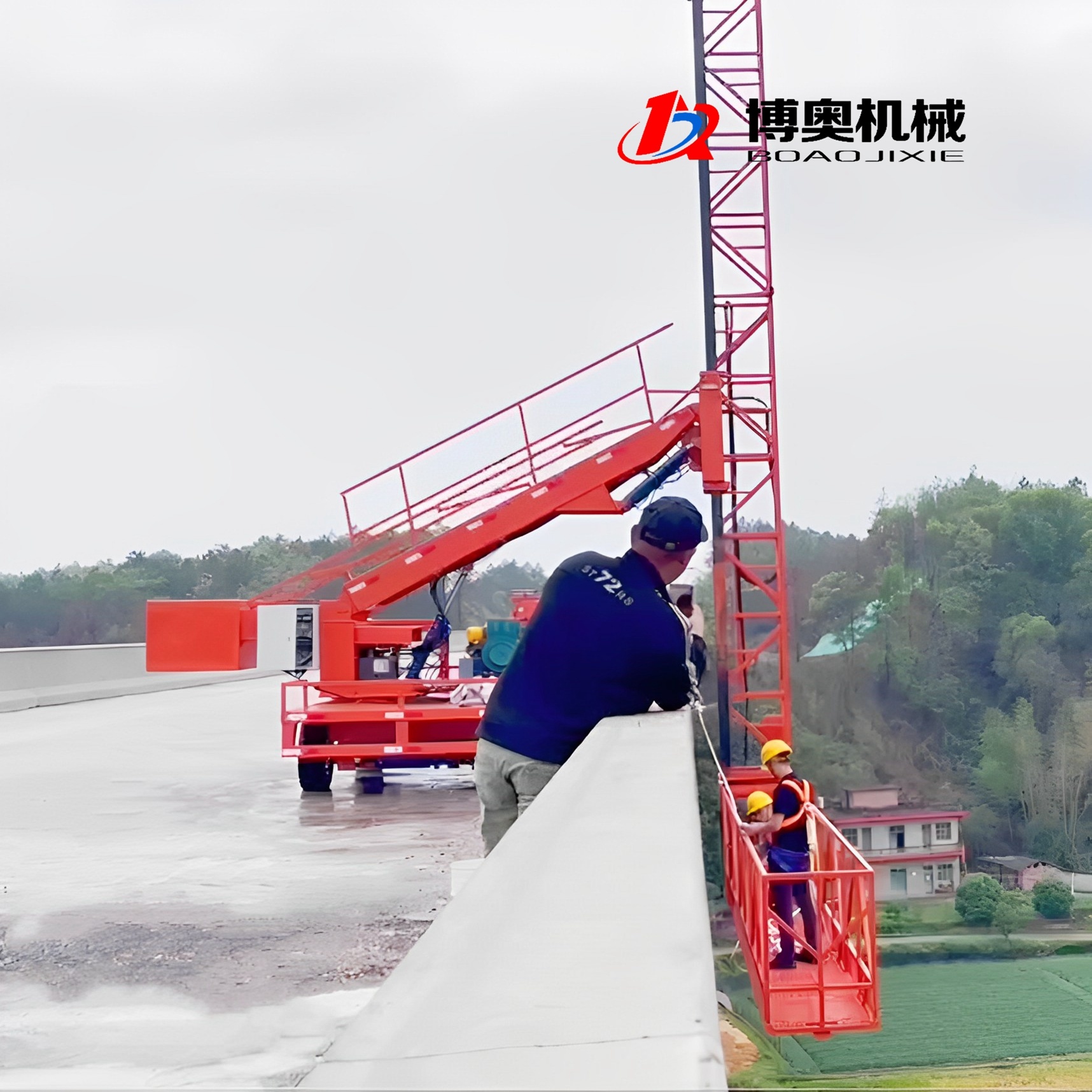 M60可跨越(yue)防抛網(wǎng)的液壓(yā)橋梁排(pái)水管側(ce)邊安裝(zhuang)設備_檢(jiǎn)修車