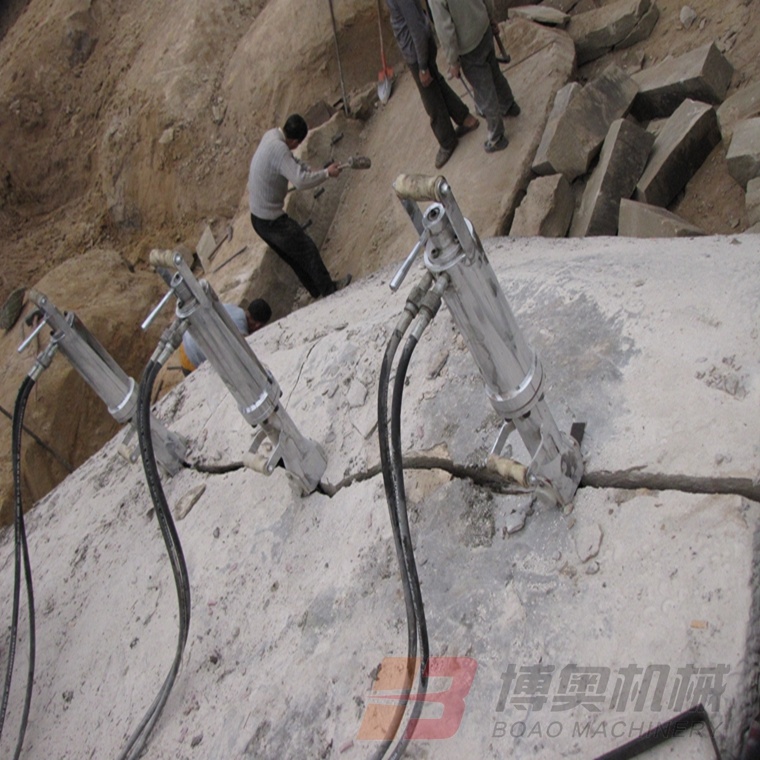 咸阳(yang)尔易金属制造集(jí)团(WAP站)FL90A手動岩石劈(pī)裂機