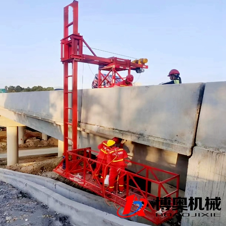 高架(jia)橋排水管道安裝(zhuāng)施工電動吊籃設(she)備