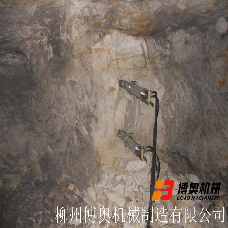 實用的洞采液(yè)壓劈裂機