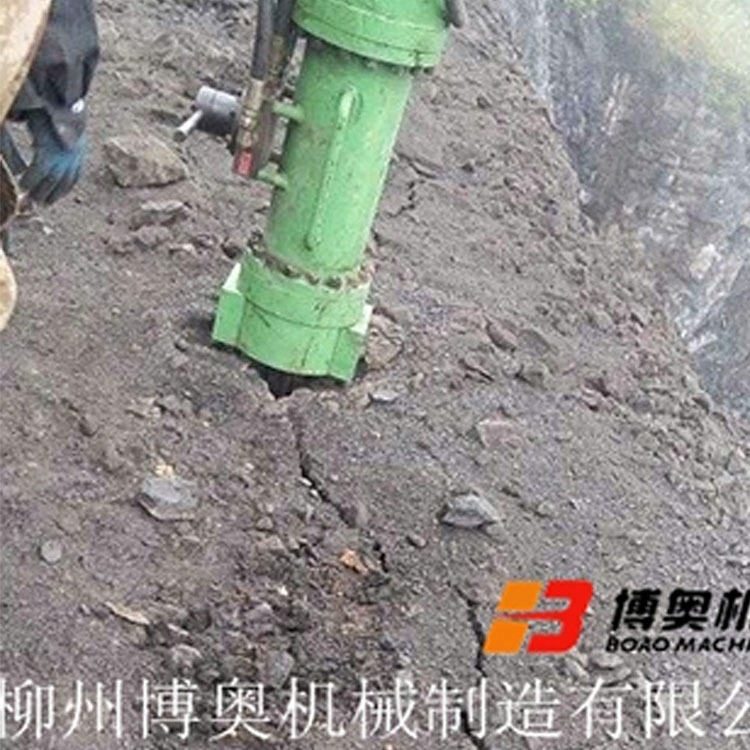 礦山(shān)破石劈裂機(ji)設備