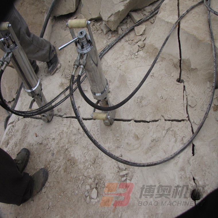 咸阳尔易(yì)金属制造集团(WAP站(zhàn))FL90A手動岩石劈裂機(jī)