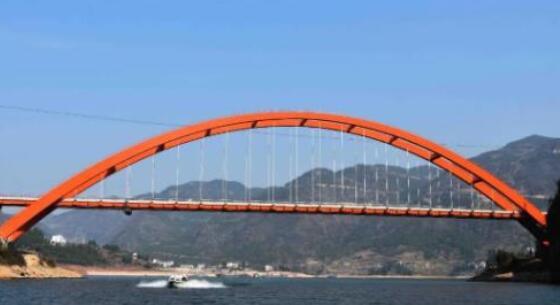 巫山雙龍大(dà)橋即将建成(cheng)通車