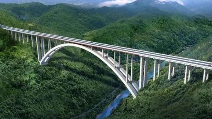 樂西高速蘇壩(ba)特大橋纜索試吊(diào)完成 跨徑在同類(lei)公路橋梁中位列(lie)全國第二