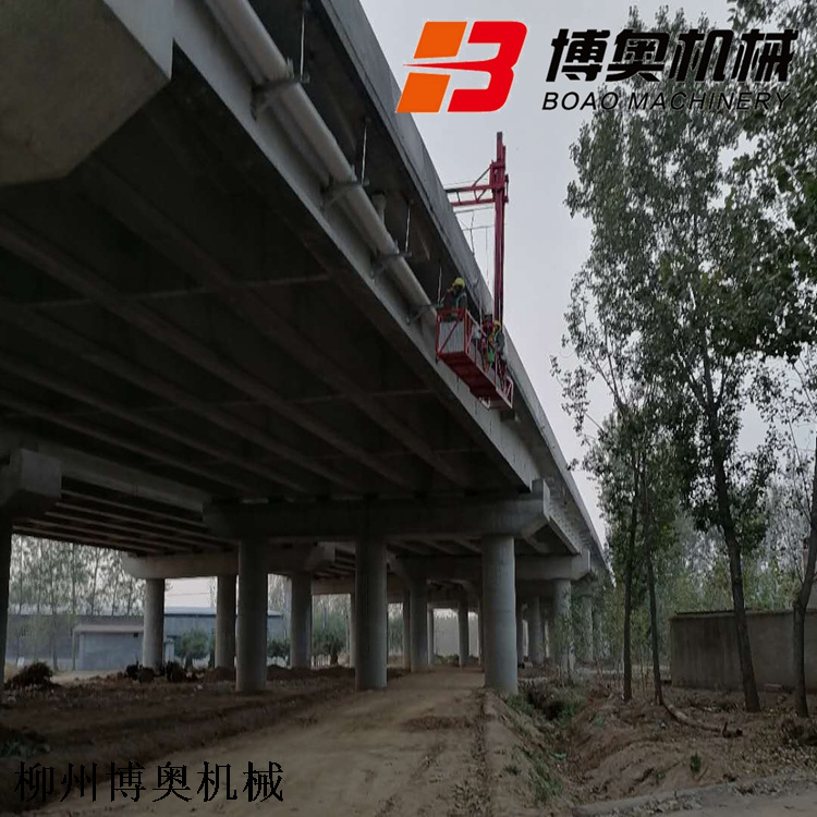 橋梁(liáng)PVC排水管(guǎn)安裝設(she)備現場(chǎng)圖片