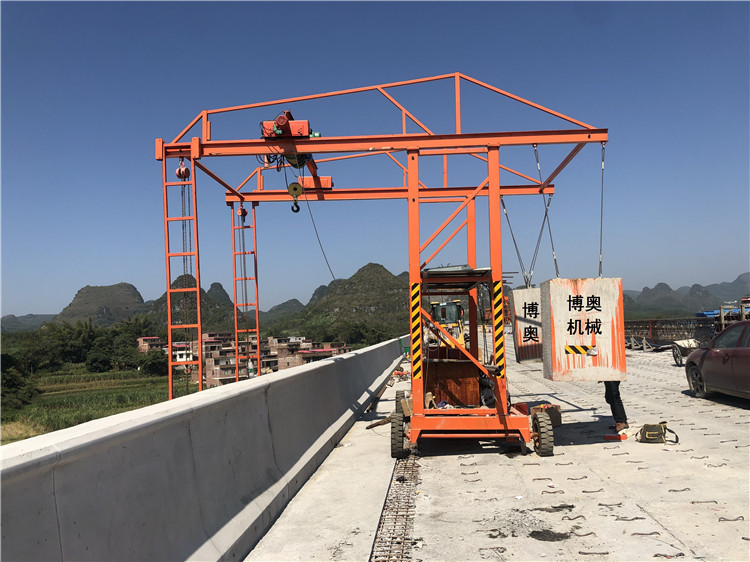 防撞(zhuang)牆模闆台(tái)車操作事(shì)項