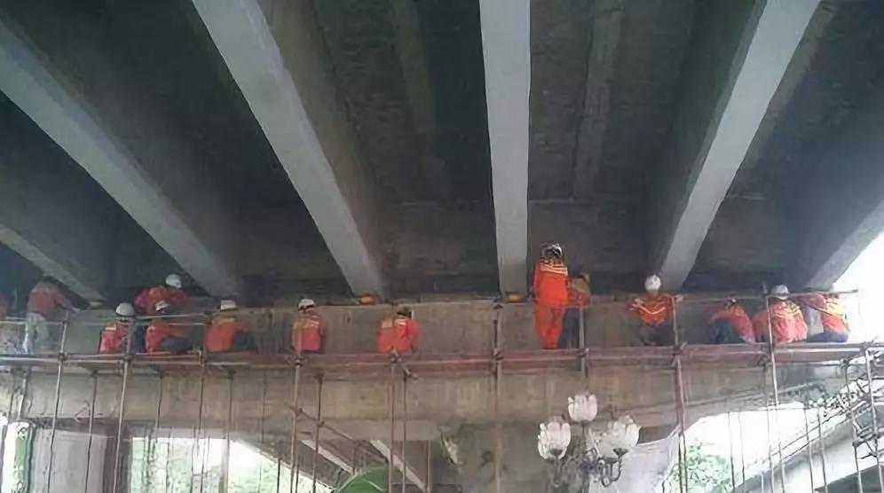 橋(qiáo)梁檢修(xiū)必備知(zhī)識：橋梁(liang)日常管(guǎn)養及基(ji)本養護(hu)方法